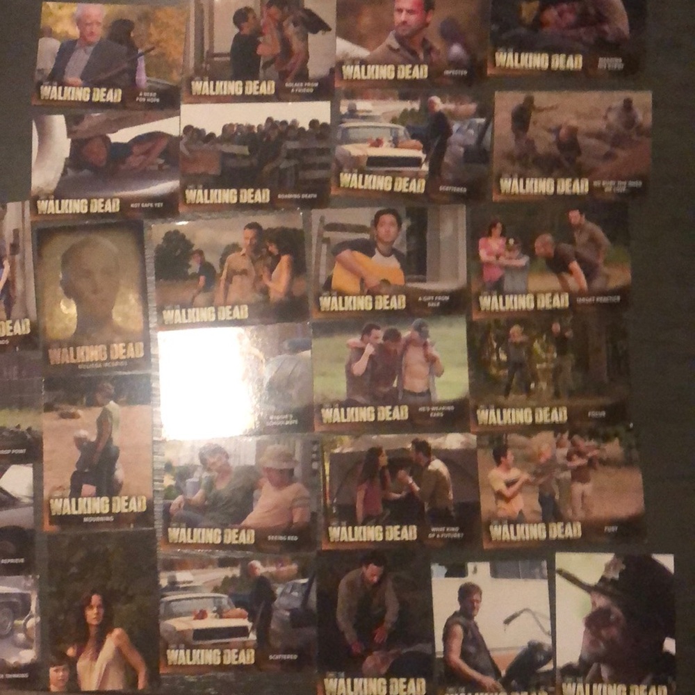 28 walking dead cards for sale - Picture 1 of 11